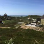 Meerblickhaus-Hoppe-Mit-Panoramabank-Auf-Sylt