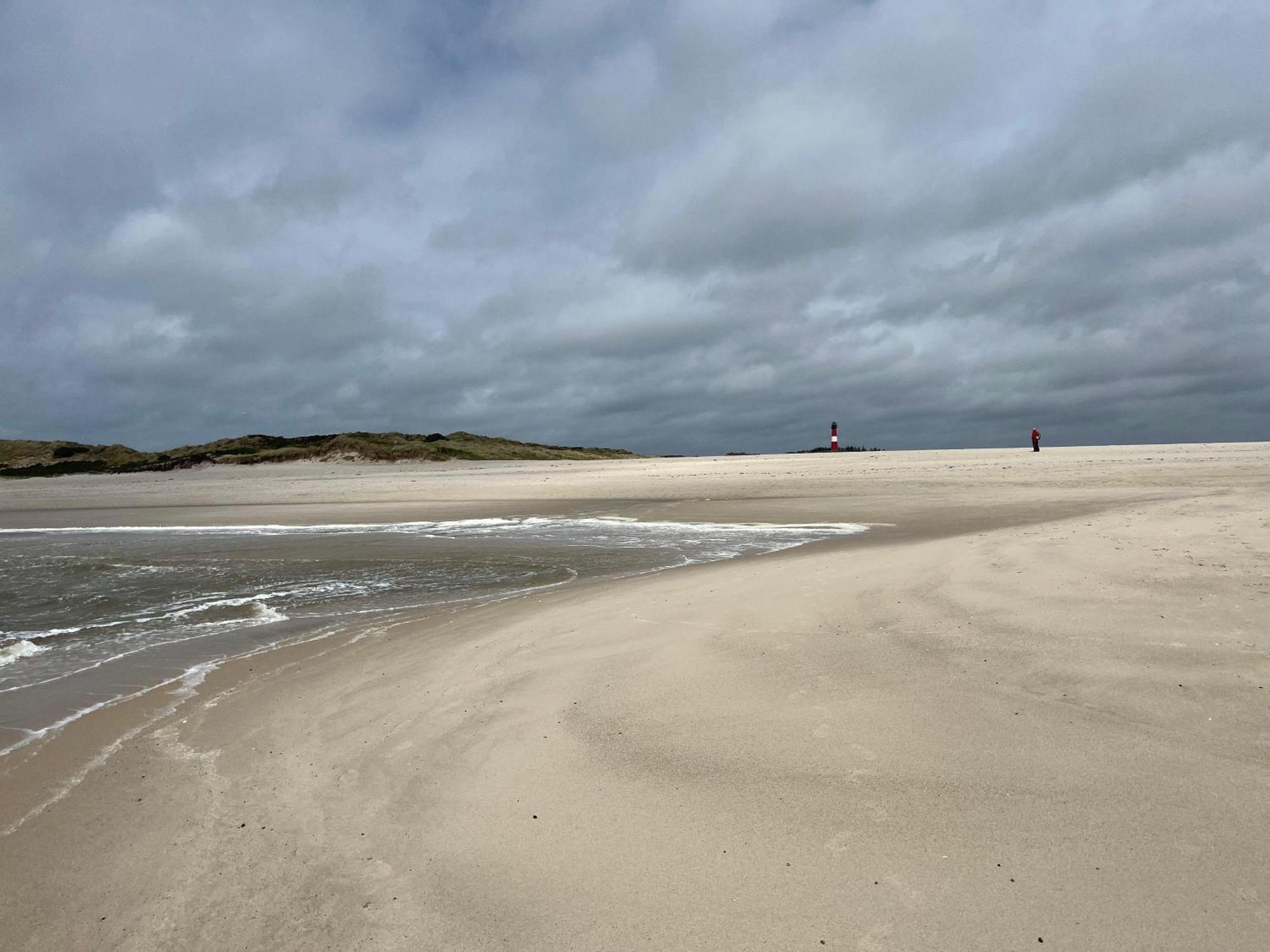 Meerblickhaus-hoppe-mit-panoramabank-auf-sylt