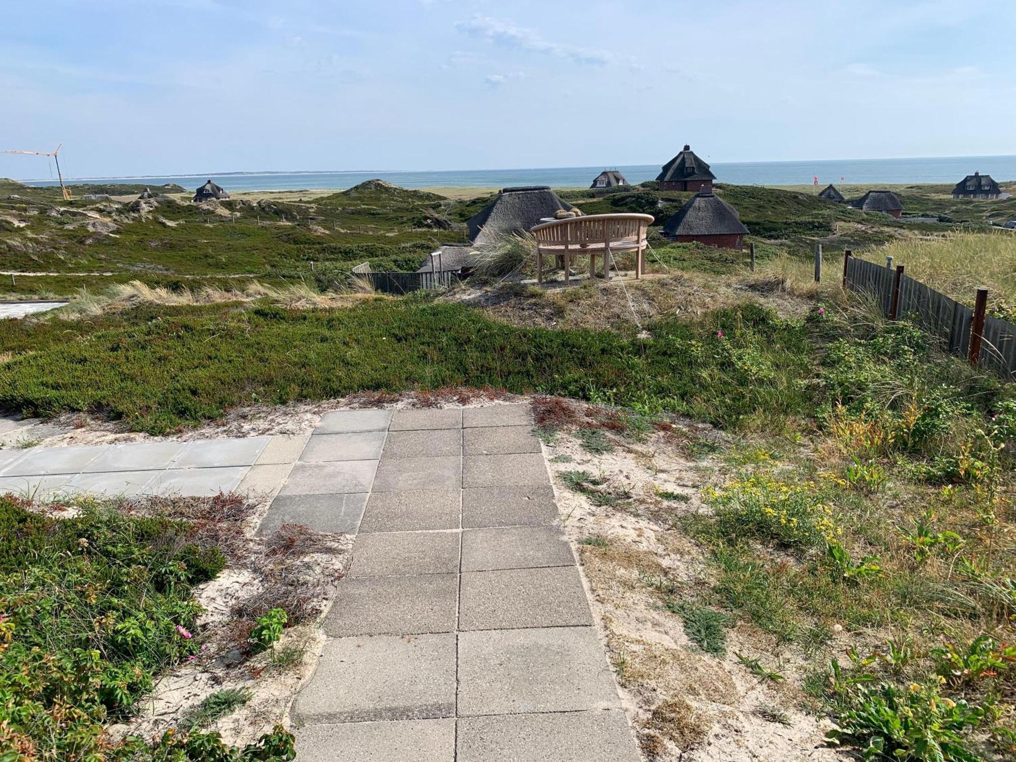 Meerblickhaus-hoppe-mit-panoramabank-auf-sylt